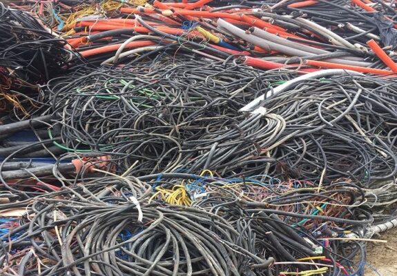 5 Mẹo Bán Dây Điện Cũ Bị Cháy Được Giá Cao Nhất - Giải Đáp Chi Tiết