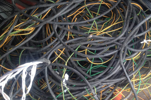 Thanh lý dây điện cũ giá cao